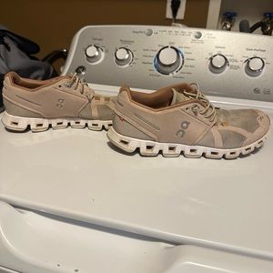 Women’s on cloud shoes